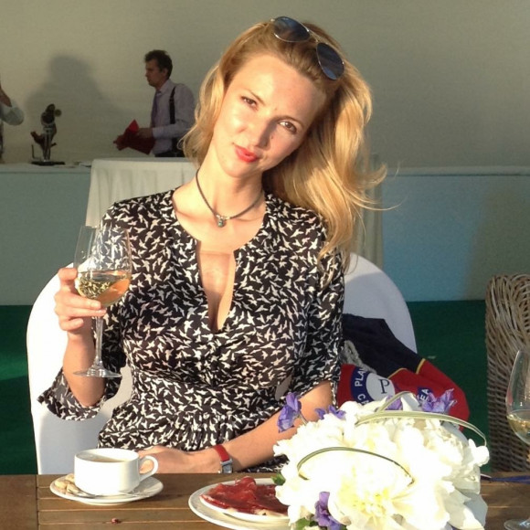 Mila - russian single girl, age 45, height 178 cm, photo 1