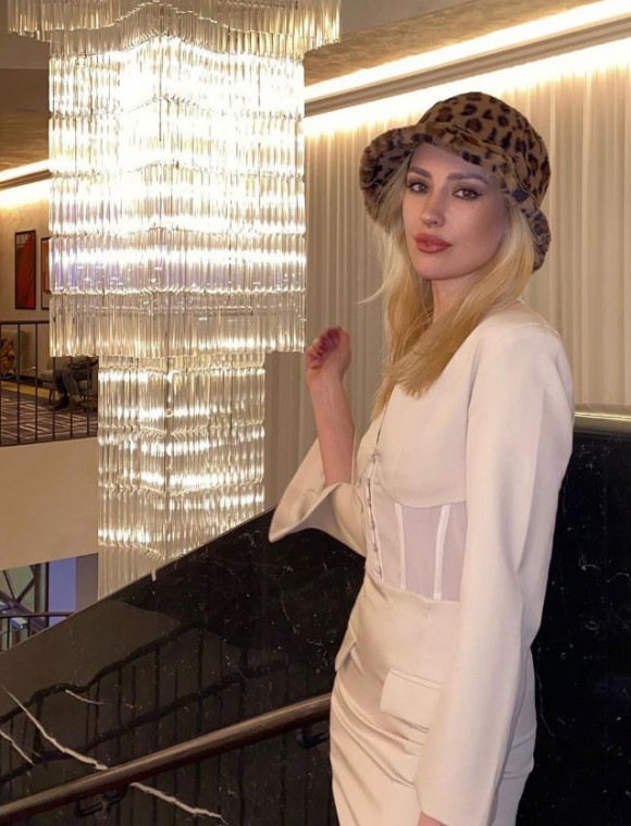 Karina - russian single girl, age 33, height 172 cm, photo 5