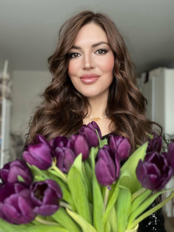 Lylia - russian single girl, age 33, height 179 cm, photo 1
