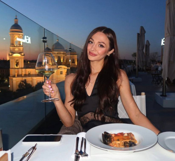 Alina - russian single girl, age 30, height 170 cm, photo 8